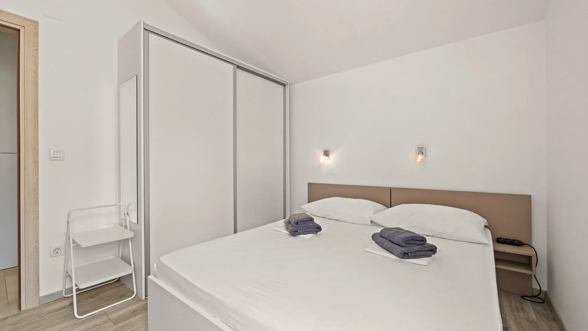 Apartments Jana & Paula Cres
